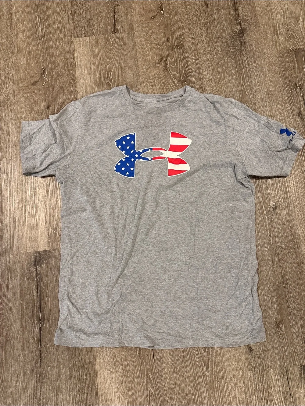 Under Armour Heather Gray Tee with American Flag UA Logo - Picture 1 of 3